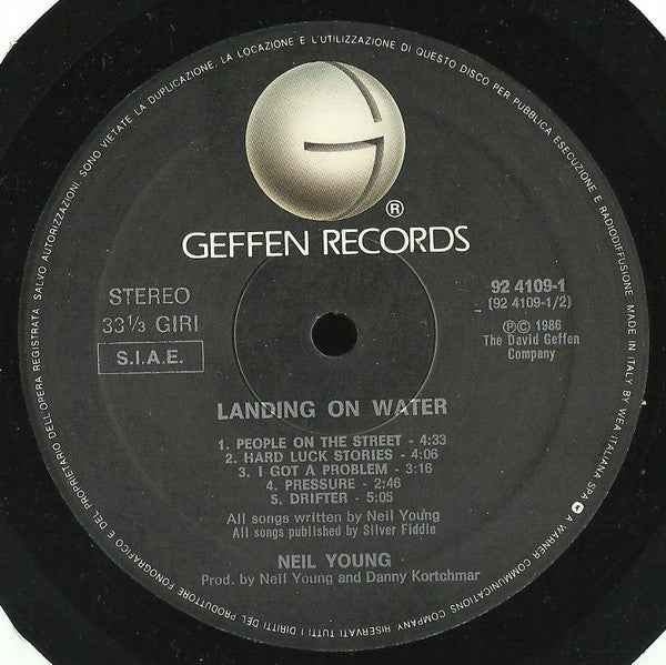 Neil Young – Landing On Water - Echoes musicstore